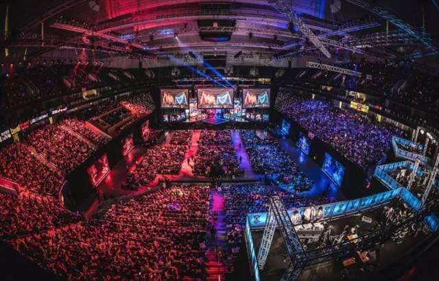 【战报】2025LPL春季赛TES 2-0 TT，TES兵不血刃轻松取胜